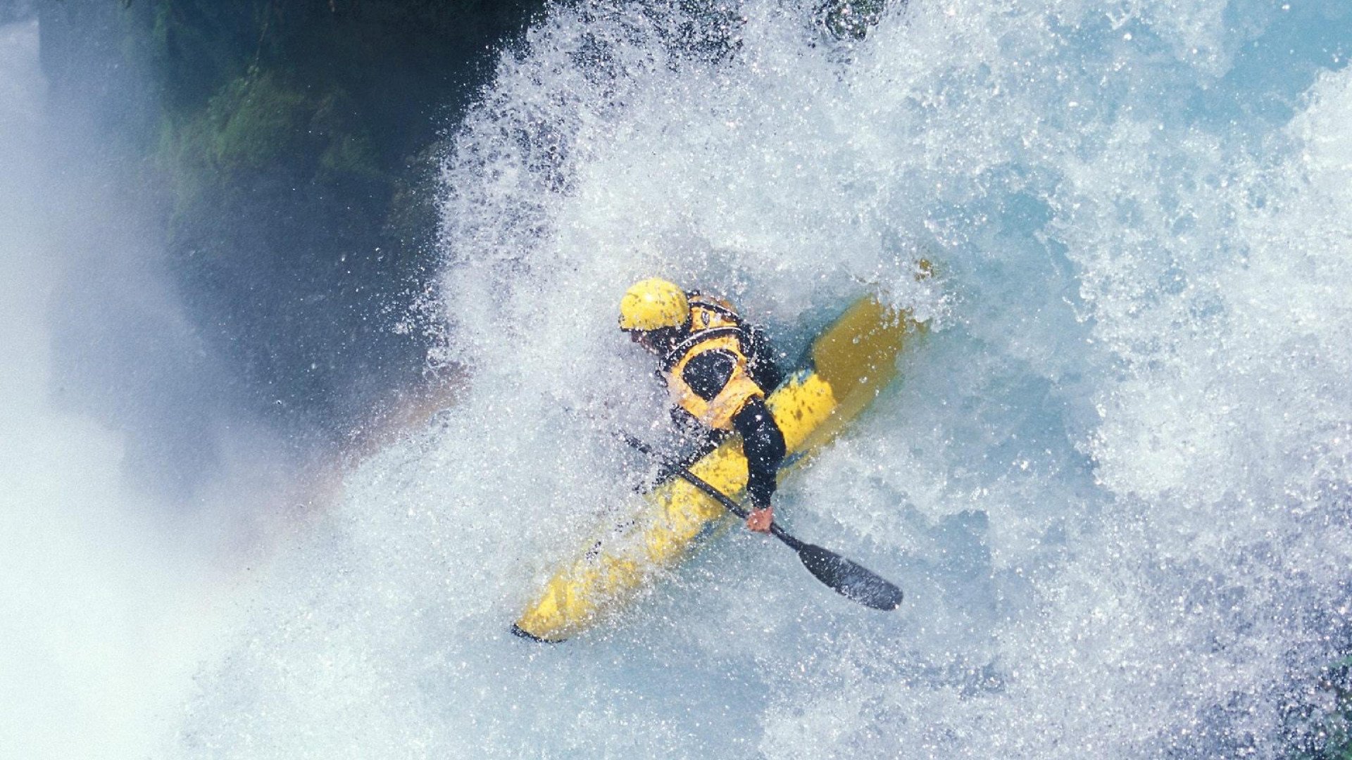 爱游戏中国官方登录入口网站-《赛场外的故事：幕后工作人员的平凡与执着》，赛场内外的英文