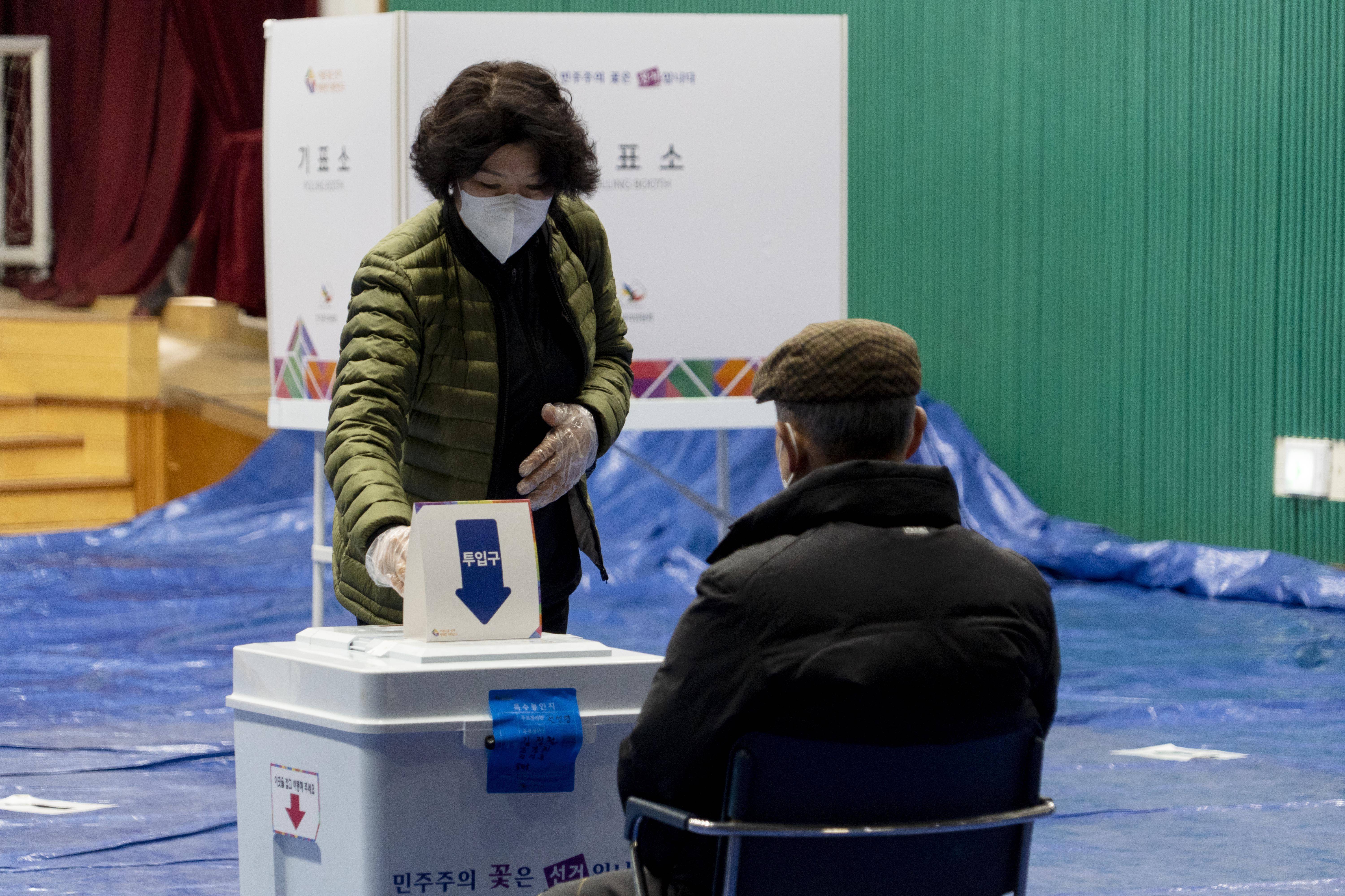 爱游戏体育官方网站-&quot;观众互动：现场投票决定精彩比赛瞬间&quot;的简单介绍