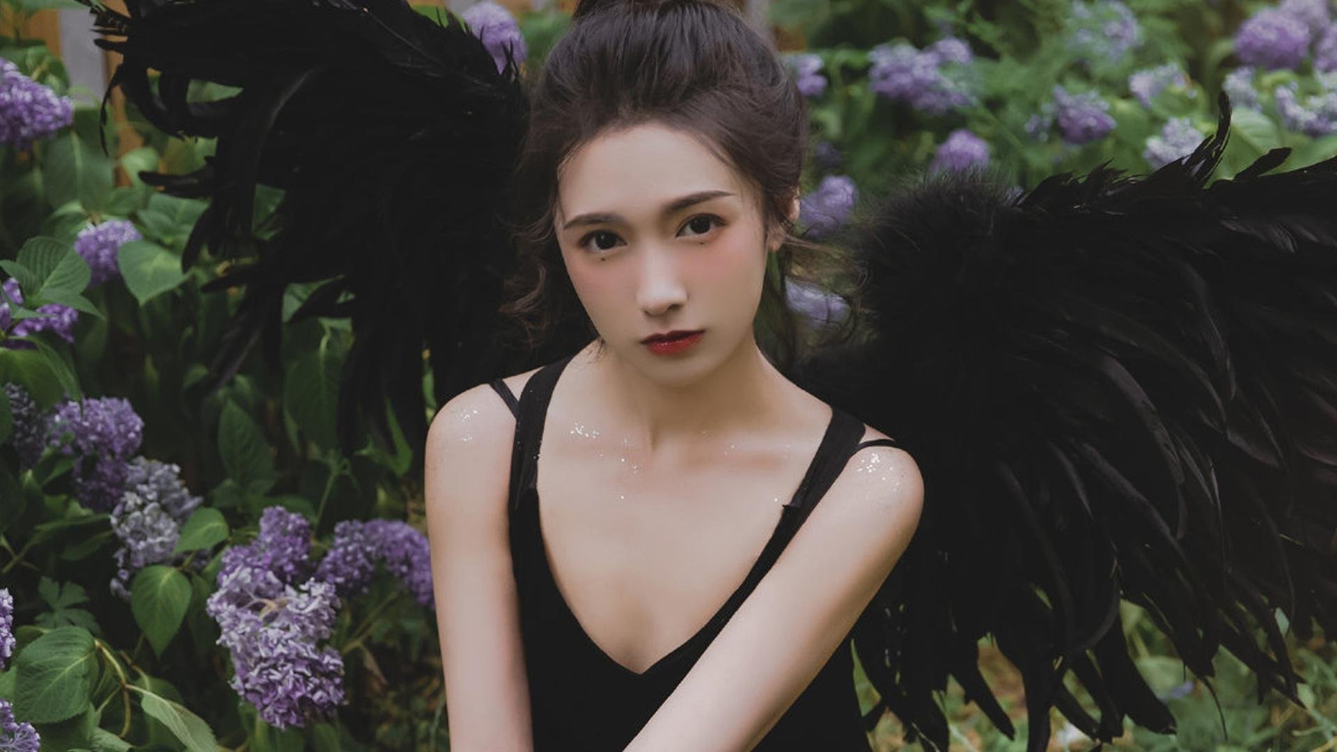 “六人制袋棍球：成都七中东部赛场精彩对抗，观众热血沸腾”