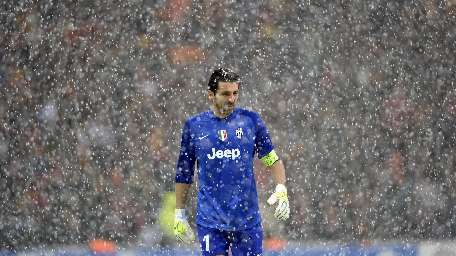 AYX GAME-掘金主力中锋全场抢下十七个篮板主导禁区，掘金主力球员